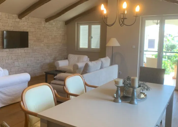 Dachgeschoss-Apartment \